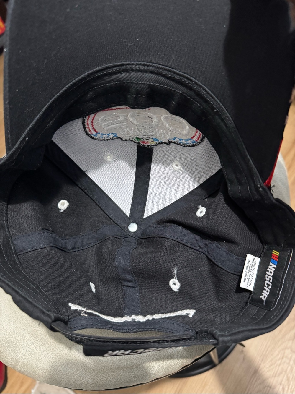 Hat Identification - Picture 7 of 9